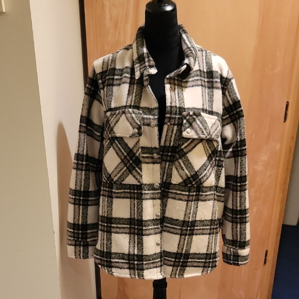 Blank NYC Black and Cream Plaid Flannel Shacket Sz Large